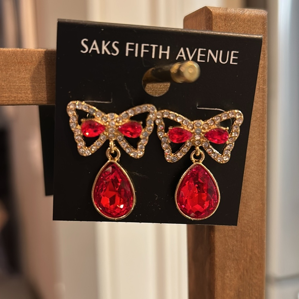 NWT Saks fifth Avenue, butterfly bow earrings, white and red stone